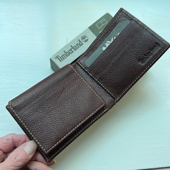 Timberland Bi-fold/ Wallet Brown Pebble Leather - Picture 2 of 5